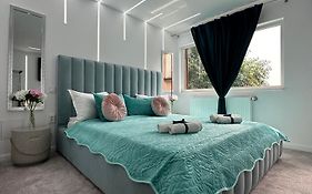 Elegant Escape Central Studio