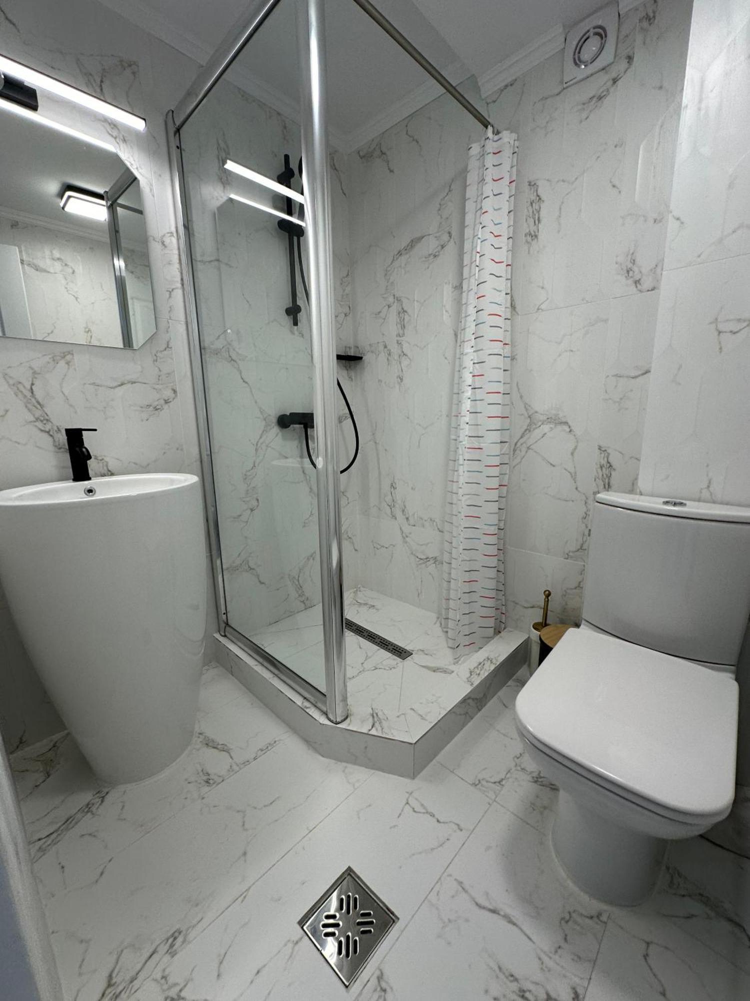 Elegant Escape Central Studio Крайова Екстериор снимка