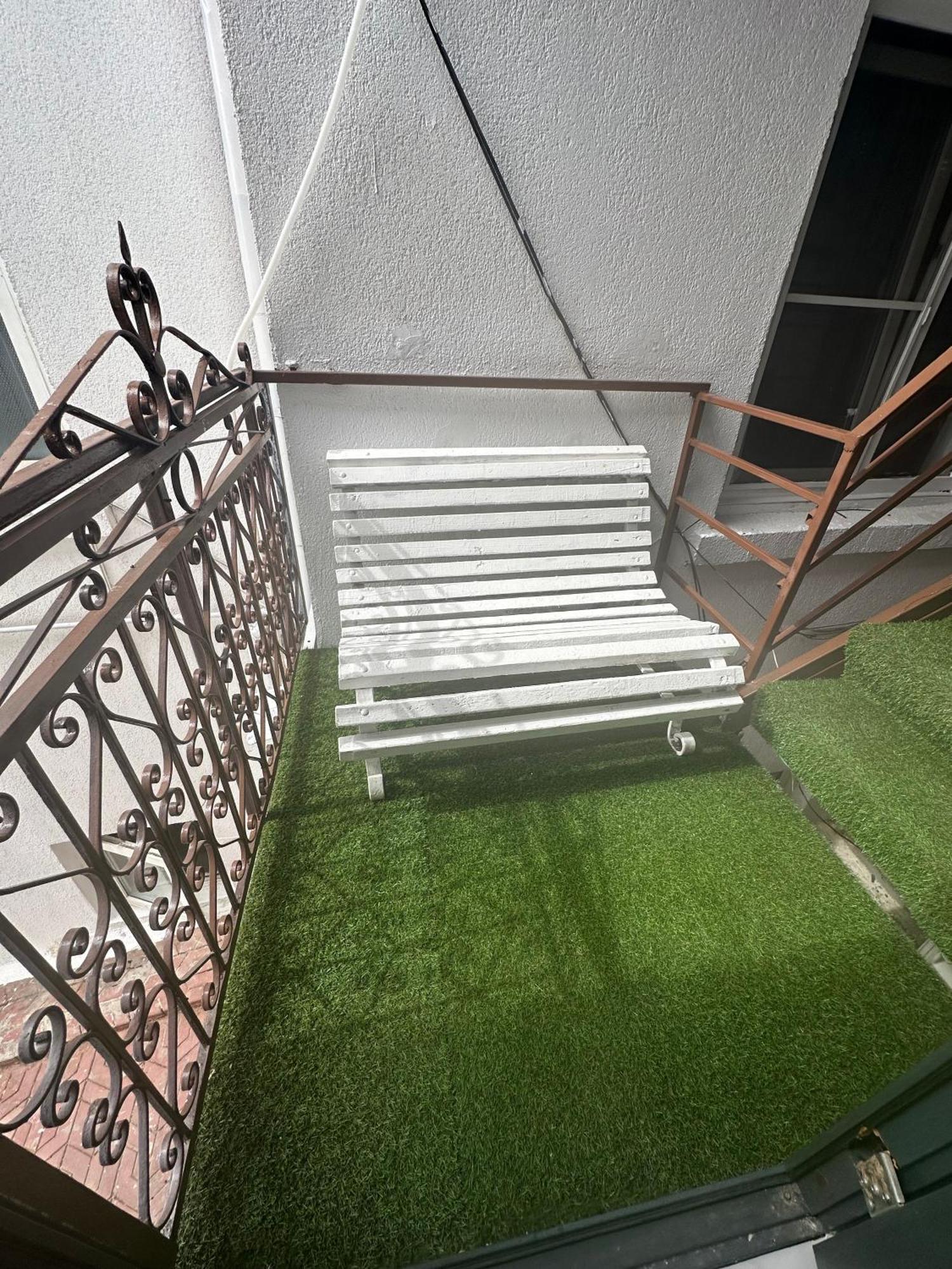 Elegant Escape Central Studio Крайова Екстериор снимка