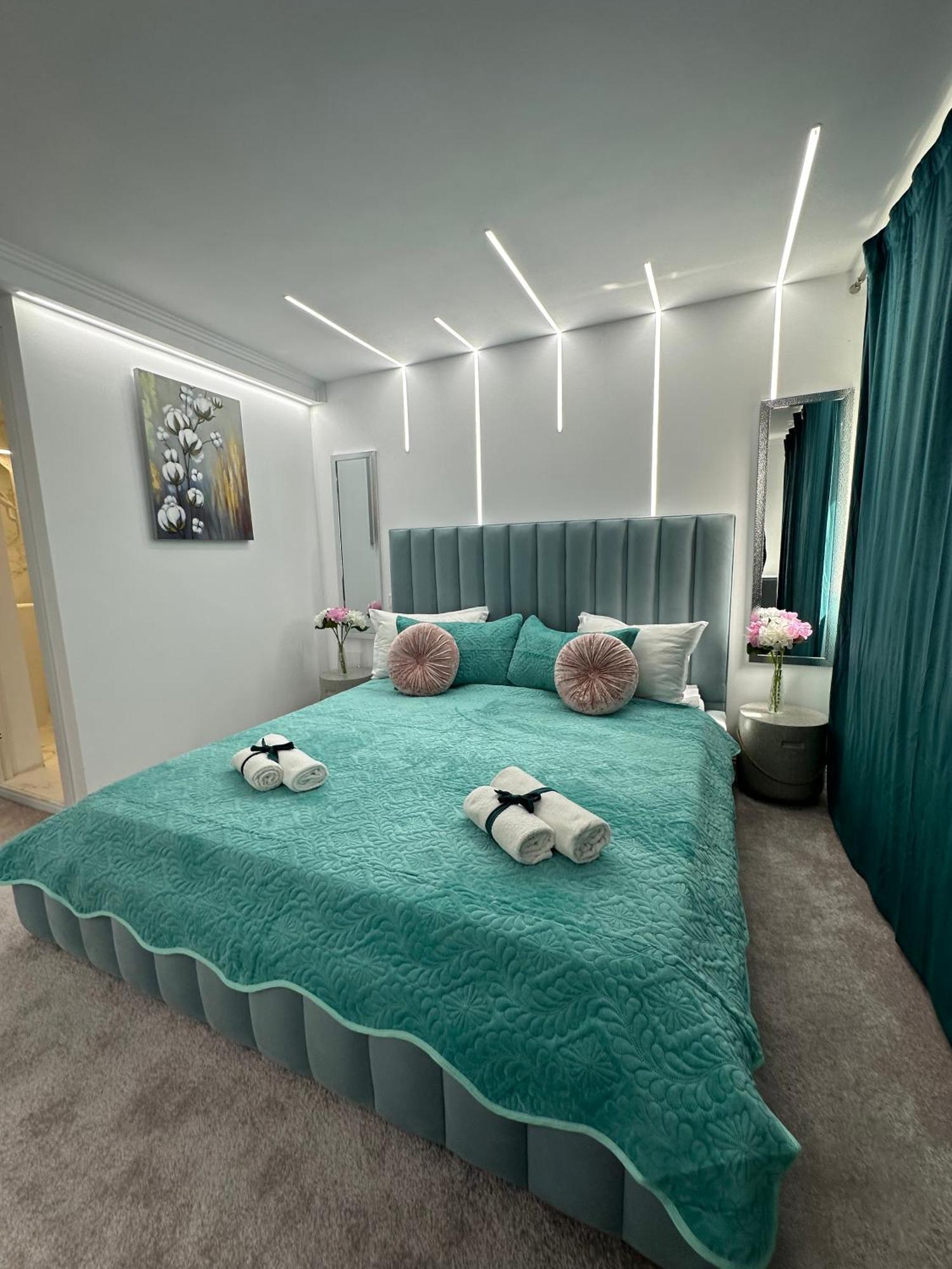 Elegant Escape Central Studio Крайова Екстериор снимка