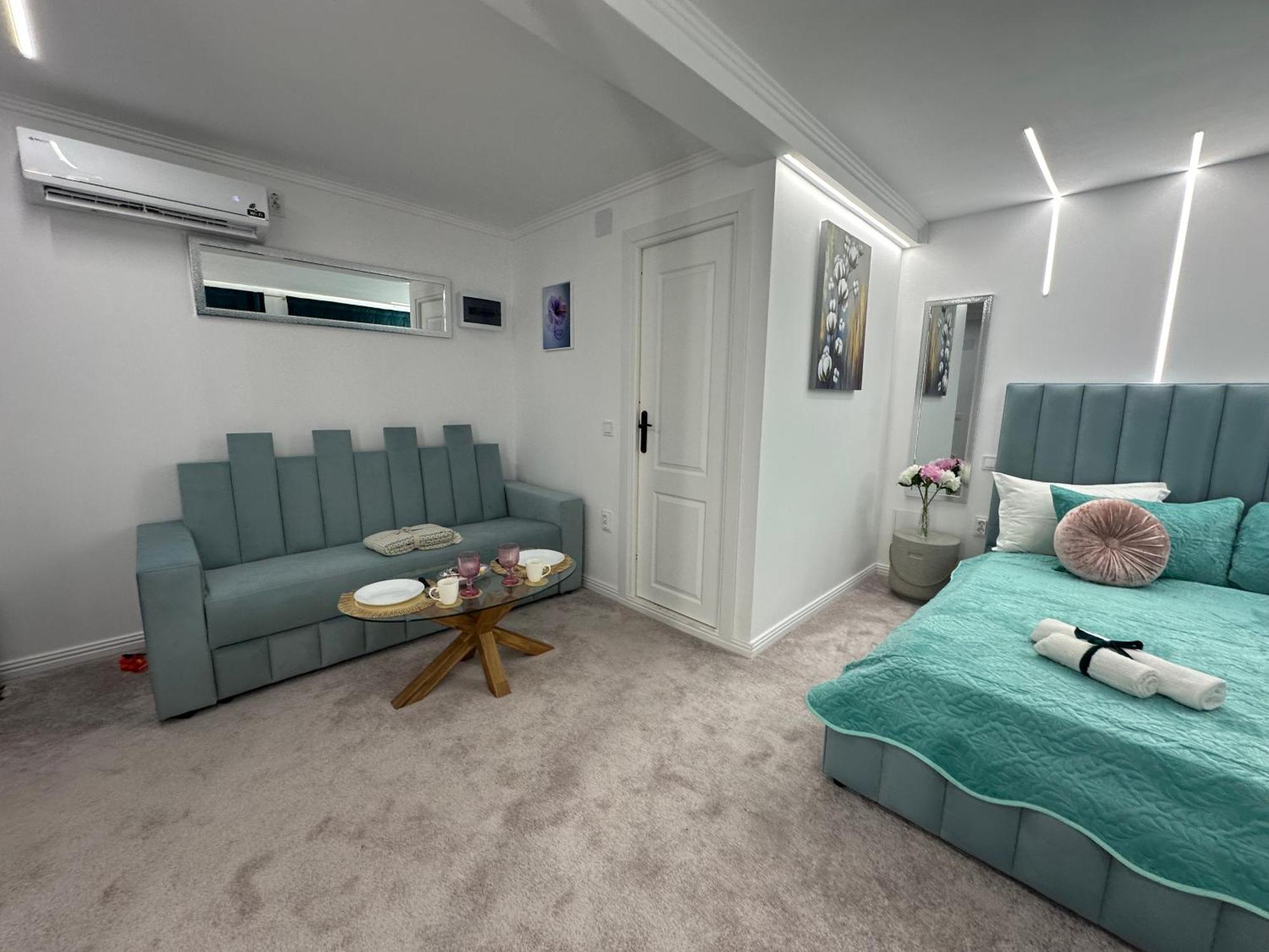 Elegant Escape Central Studio Крайова Екстериор снимка